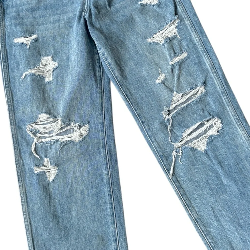 EUC PISTOLA Distressed Relaxed Jeans Size 27